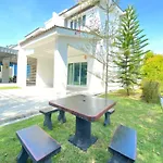 Deandra Homestay- Wifi-Aircond-Dryer