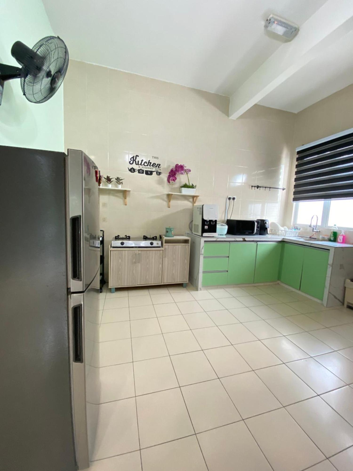 Rumah percutian Deandra Homestay- Wifi-aircond-dryer